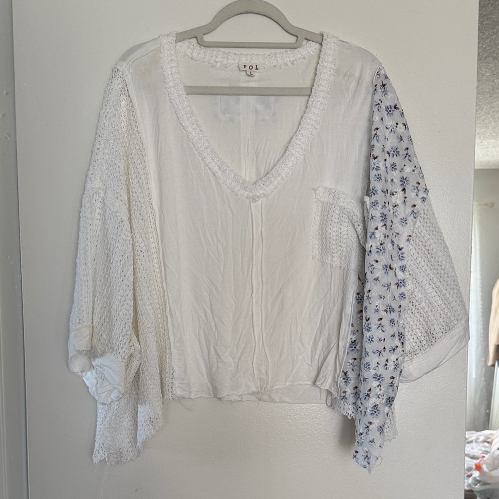 POL White V-Neck Mixed-Media Blouse with Blue Floral Sleeve